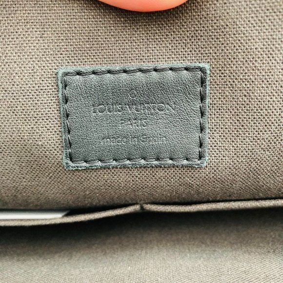 Louis Vuitton District - Picture 12 of 16